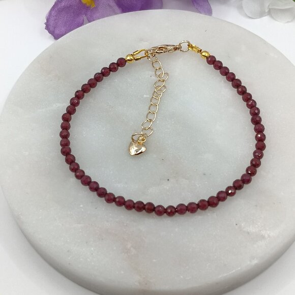 Minimalist Bracelet with Natural Garnet - Picture 7 of 13